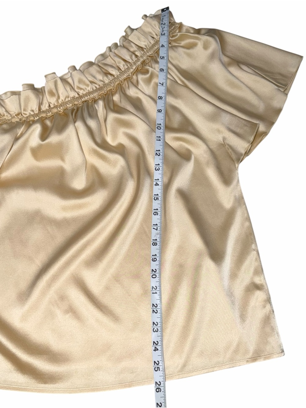 St. John Liquid Silk Asymmetric Top One Shoulder
Blouse Champagne Gold Sz 6 - Picture 13 of 15